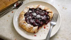 Soffice Chriesi-Crostata ohne Eier – saftig, schnell gemacht und herrlich unkompliziert