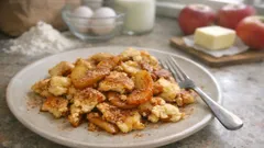 Trhanec mit Äpfeln und Zimt – schneller Pfannenschmarren in 30 Minuten