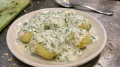 Milde Dillsauce (Kopfsauce) zu warmen Kartoffeln – cremig und ohne viel Säure