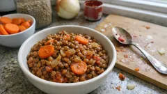 Schnelle Linsenpfanne mit Rüebli & Zwiebeln – ein warmes Feierabendgericht in 20 Minuten