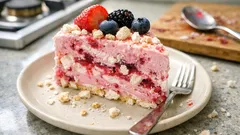 Meringata-Gelato mit Waldbeeren – cremige Eistorte ohne Eismaschine