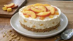 Ricotta-Pfirsich-Kühltorte ohne Backen – mit Guetzliboden und feiner Creme