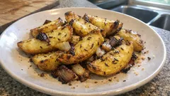 Ofenkartoffeln mit Zwiebeln und Kümmel – knusprig aus dem Ofen, ganz ohne Bratpfanne