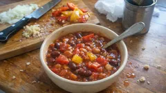 Fazole-Gulasch mit Peperoni – sämig, günstig und ideal zum Vorkochen