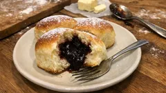 Buchteln mit Powidl: so werden die Hefebrötli im Ofen richtig saftig