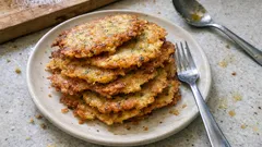 Bramborák wie in Tschechien: knusprige Kartoffelplätzli mit Knoblauch & Majoran